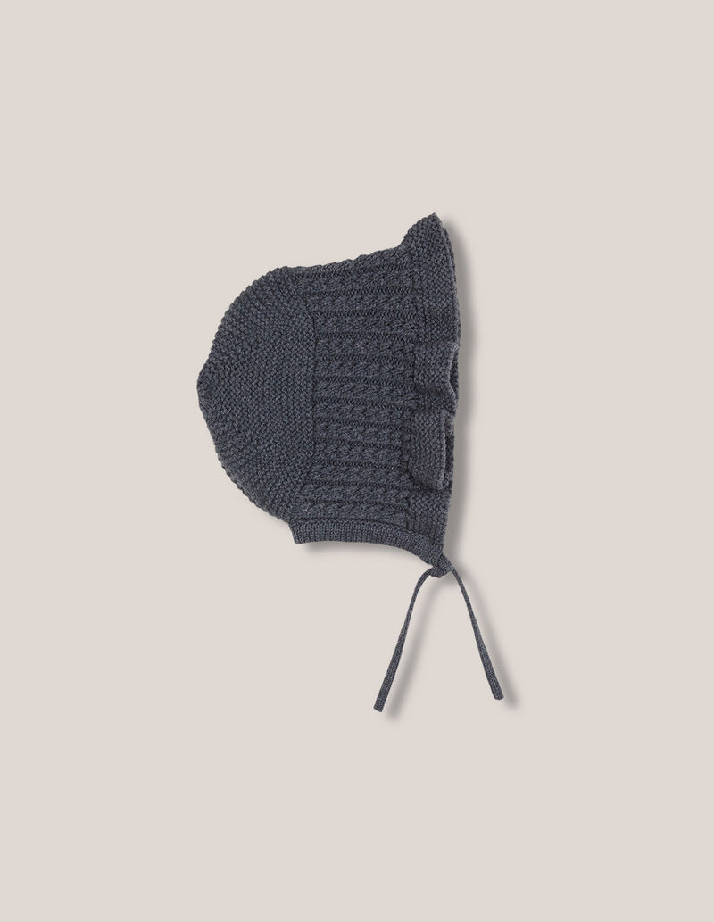 Gorro de punto bobo con ochos