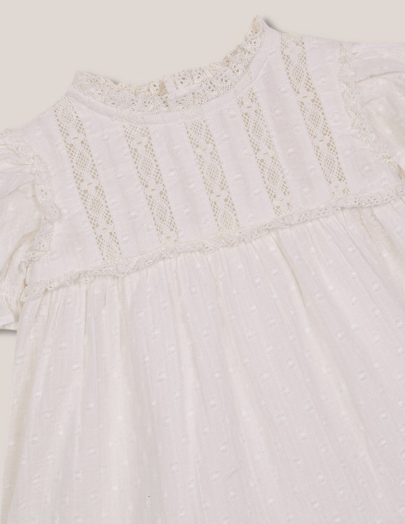 Vestido con encaje