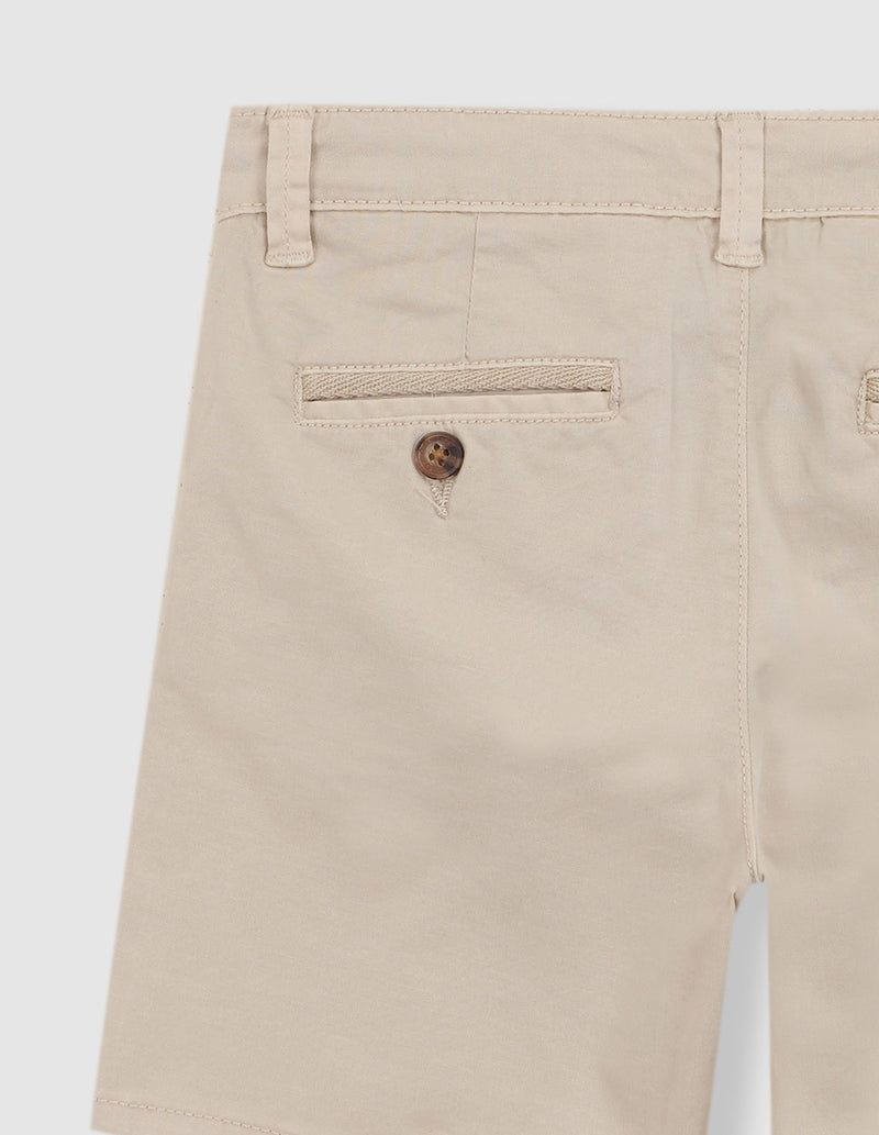 Chino corto