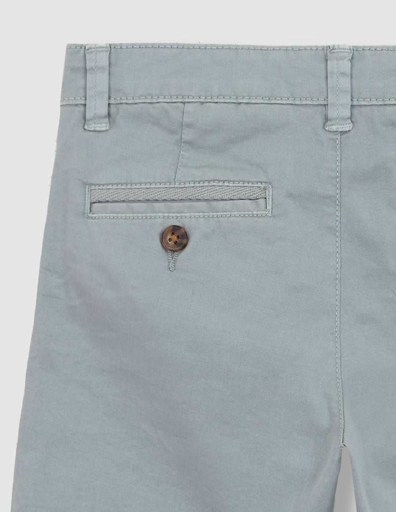 Chino corto