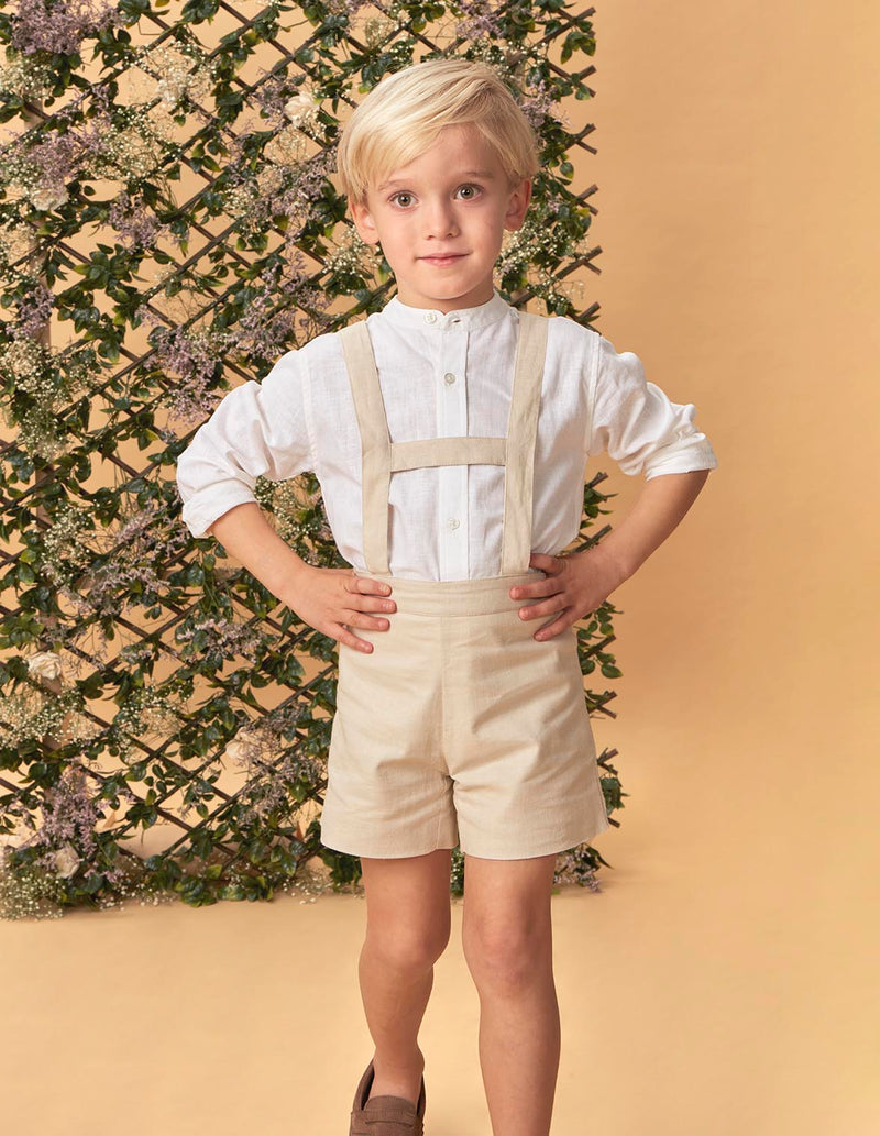 Pantalón corto de lino con tirantes