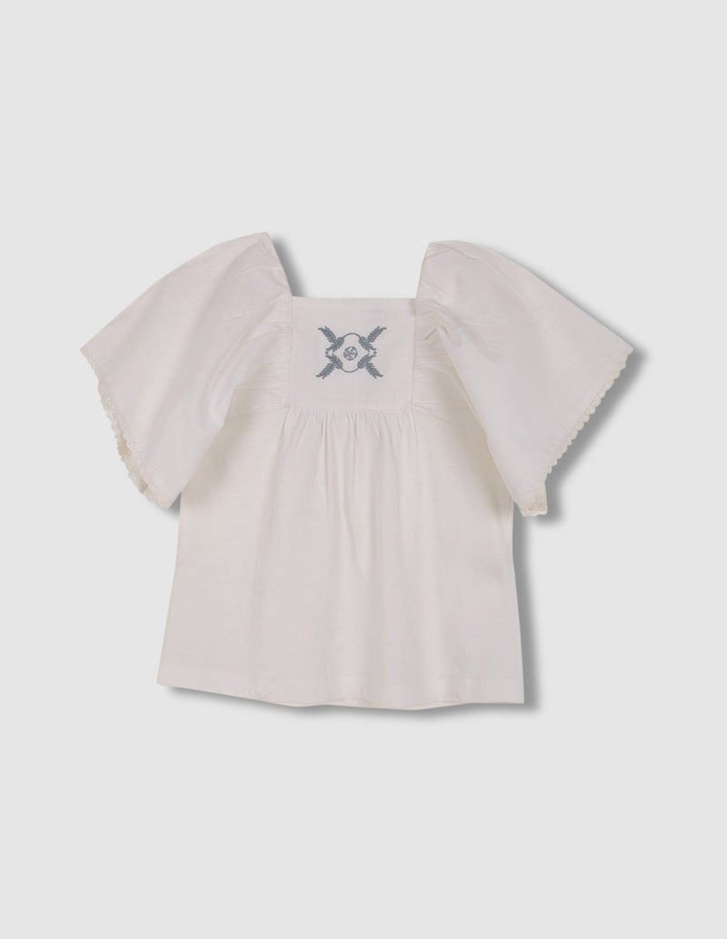 Camiseta con bordado