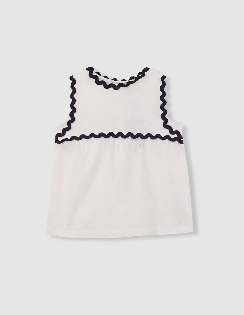 Camiseta con detalle de ondas a contraste