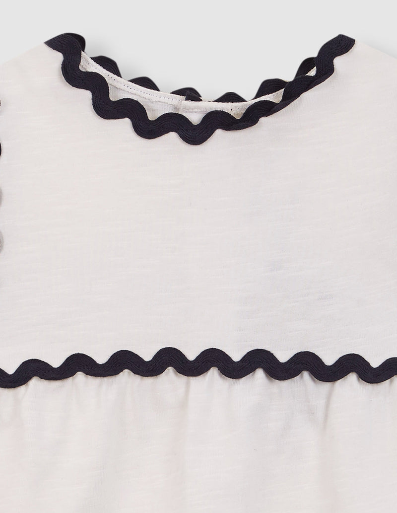 Camiseta con detalle de ondas a contraste