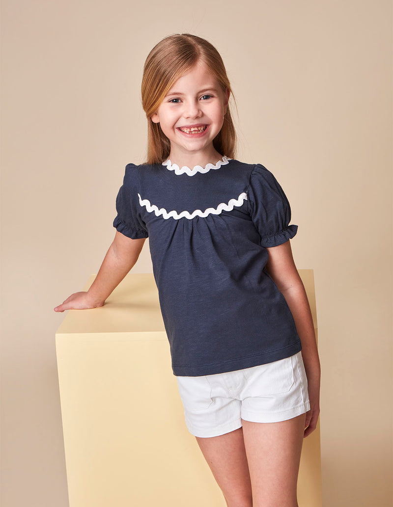 Camiseta con detalle de ondas a contraste