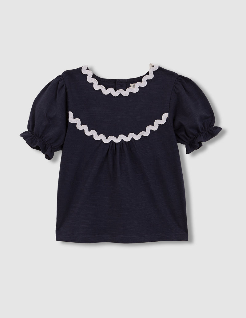 Camiseta con detalle de ondas a contraste