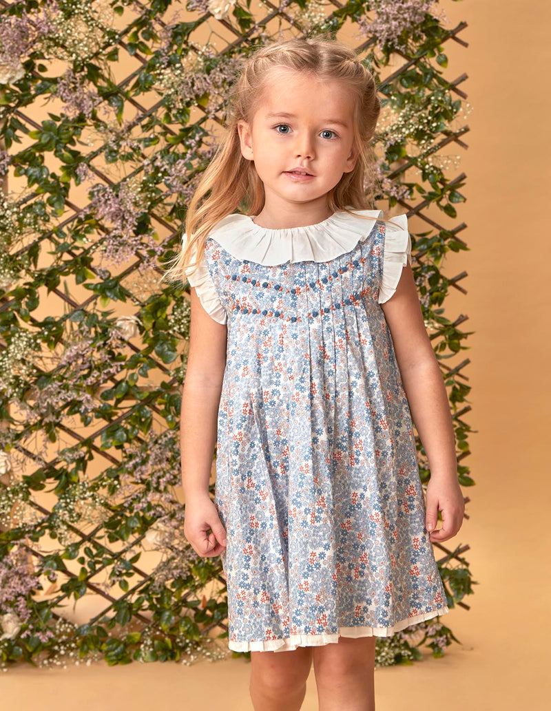 Vestido de florecitas con nido de abeja