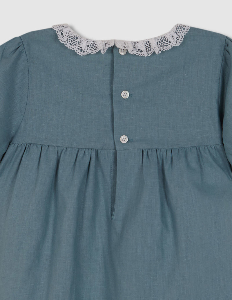 Vestido de lino con tiras bordadas