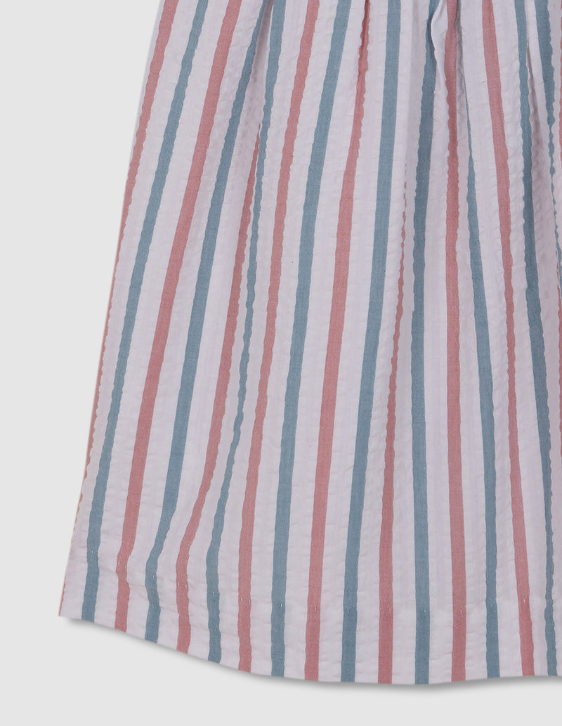 Vestido de rayas con volantes en mangas