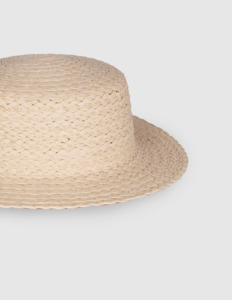 Sombrero con cinta de flores