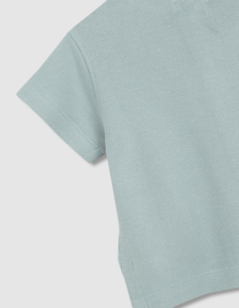 Polo detalles contraste
