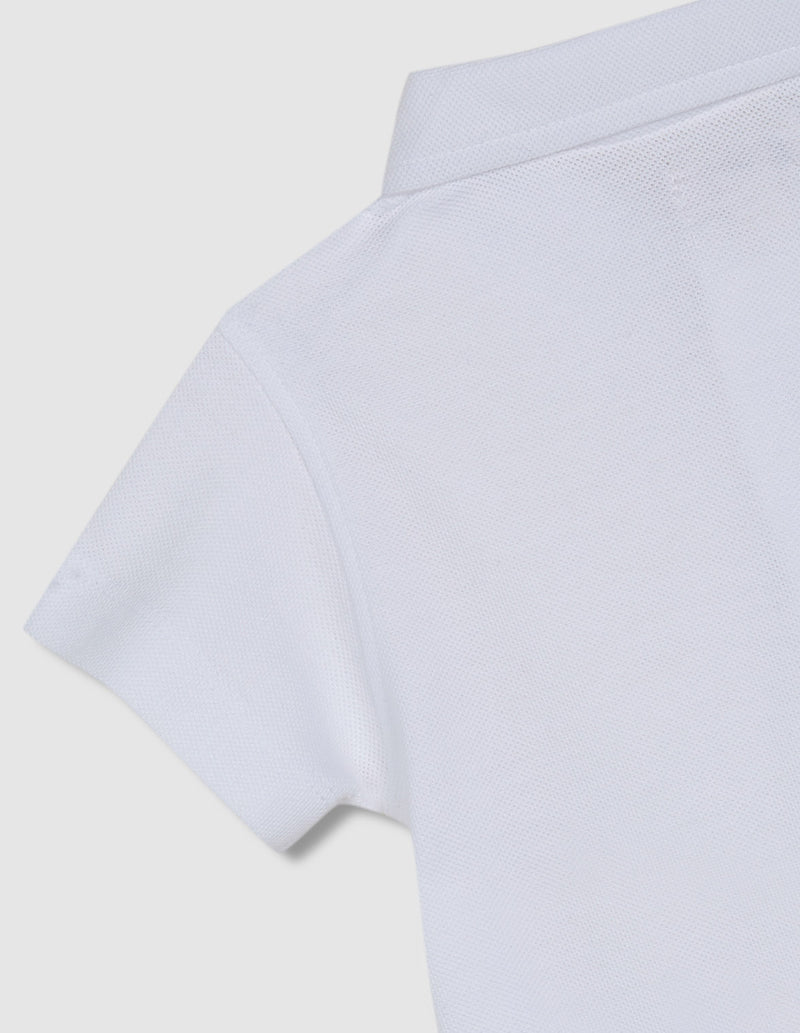 Polo detalles contraste