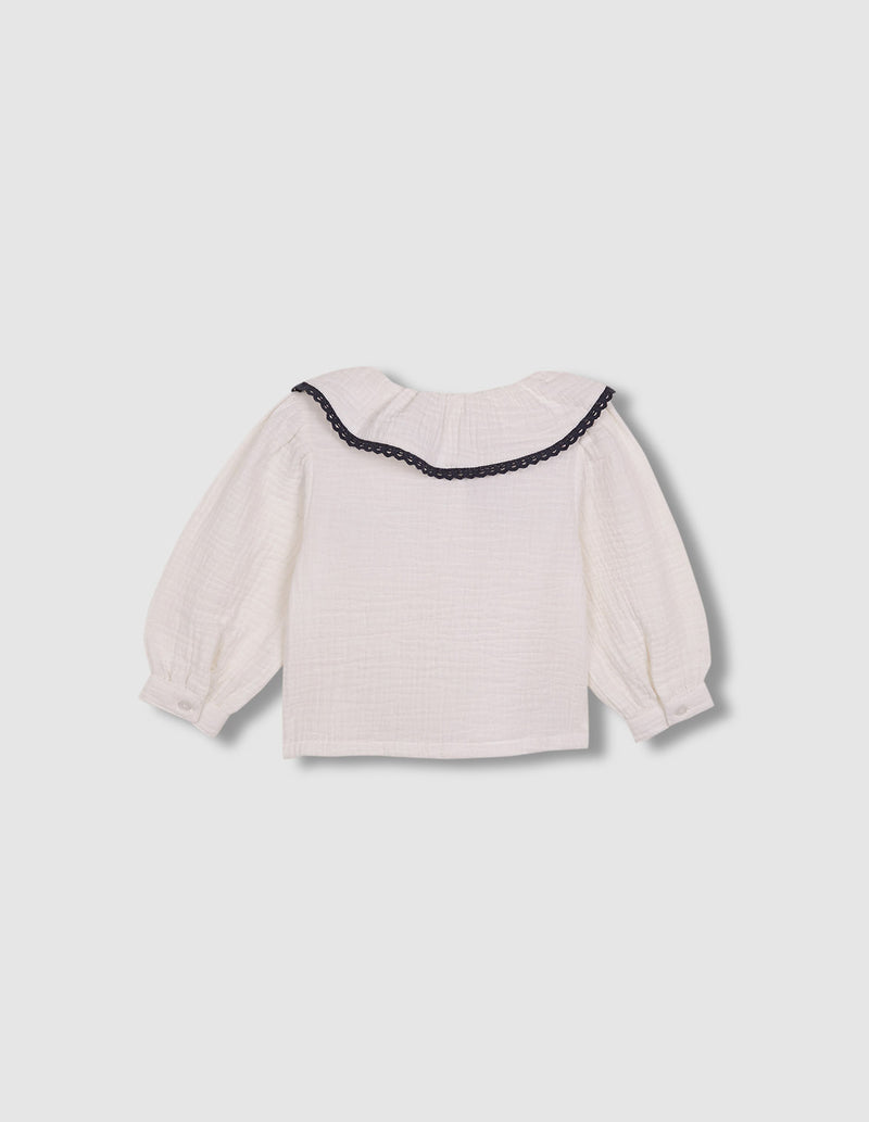 Blusa Cuello Grande Con Vivos En Contras