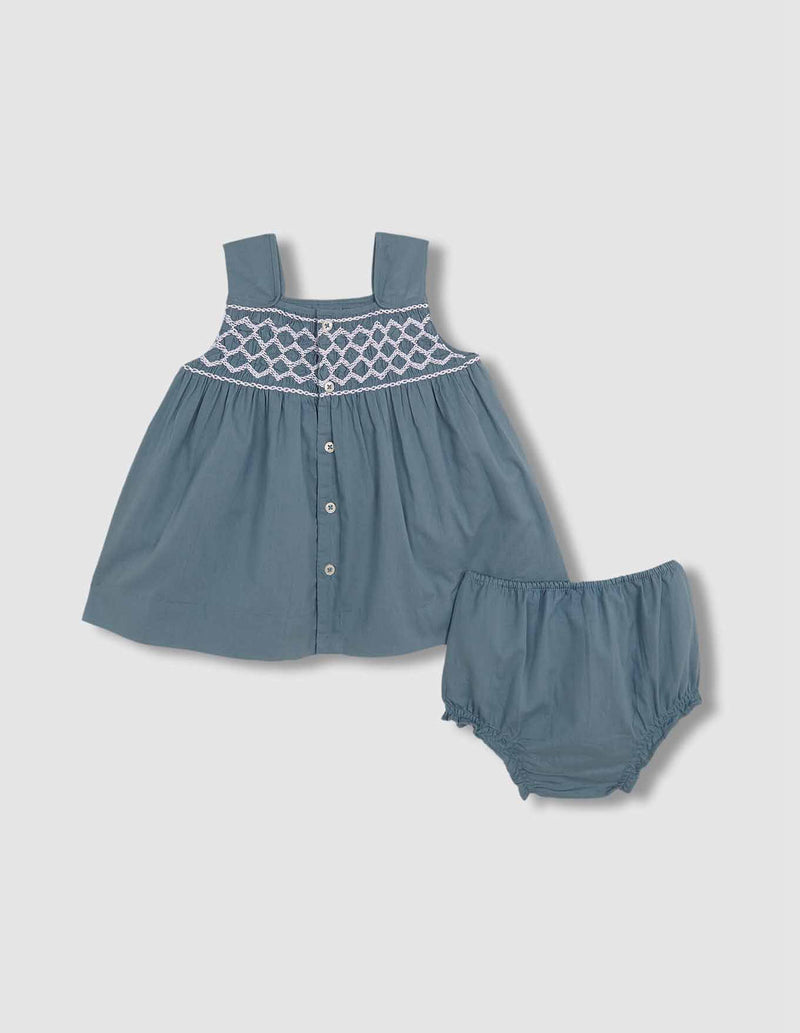 Vestido de popelin con nido de abeja