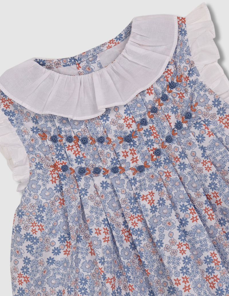 Vestido de florecitas con nido de abeja