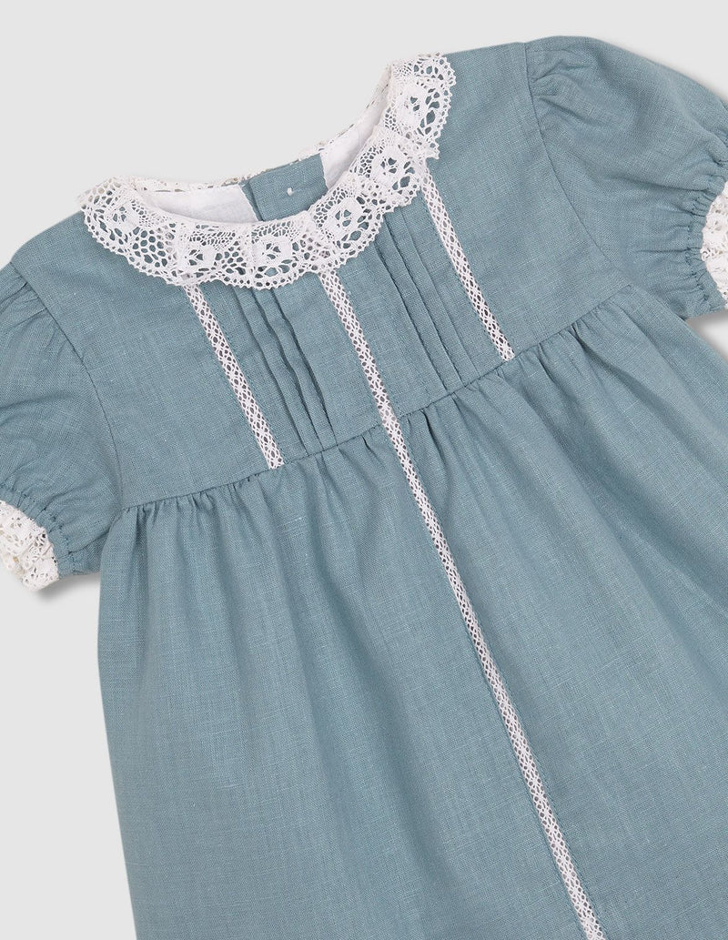 Vestido de lino con tiras bordadas