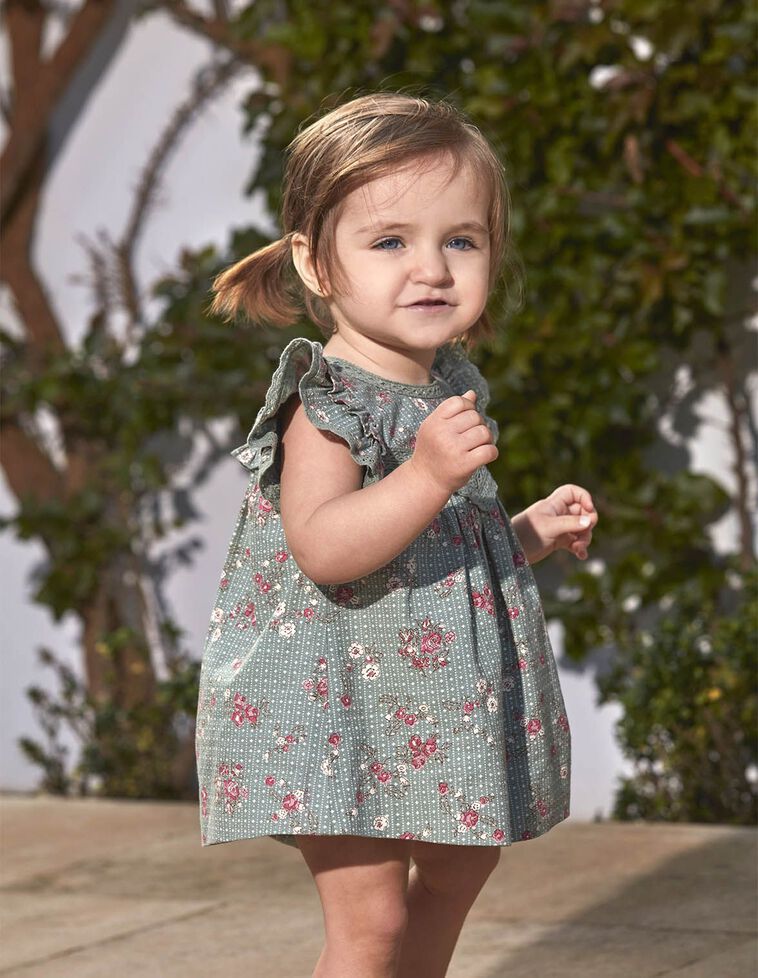 Vestido estampado de flores con tiras bordadas