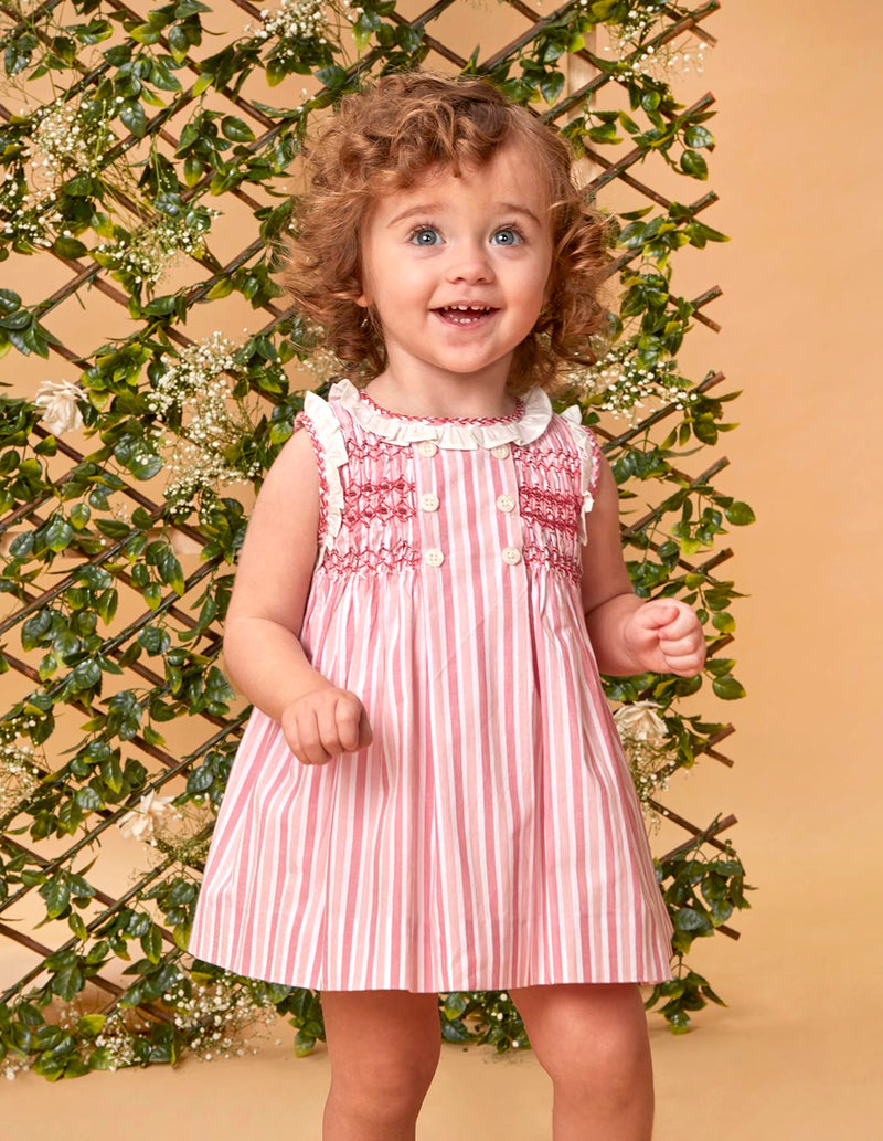 Vestido de rayas con nido de abeja y volantes