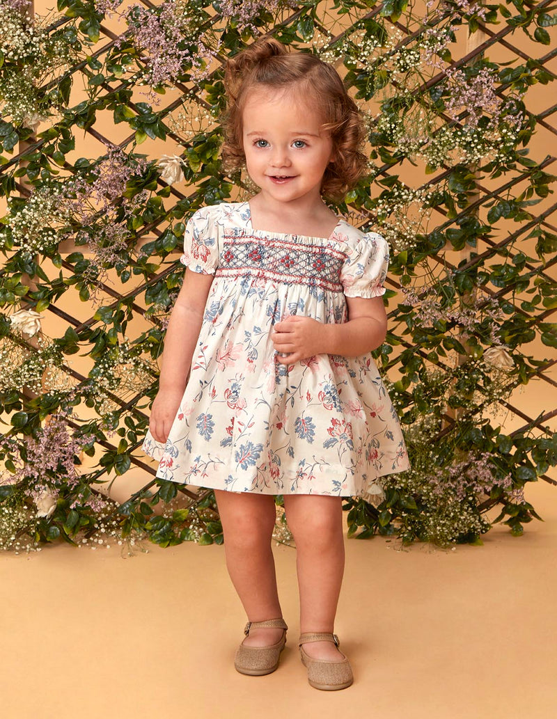 Vestido de flores con nido de abeja y ma