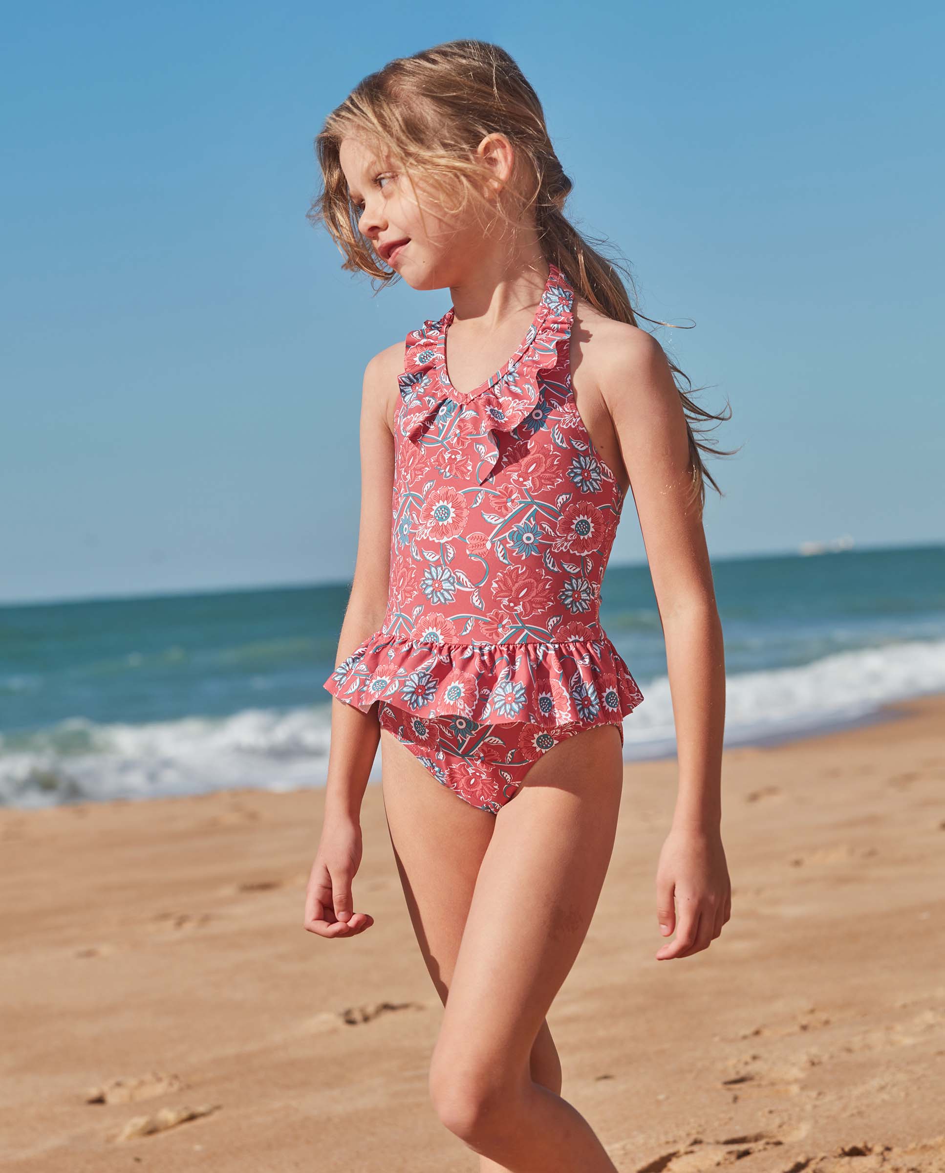 Traje de baño floral para niña