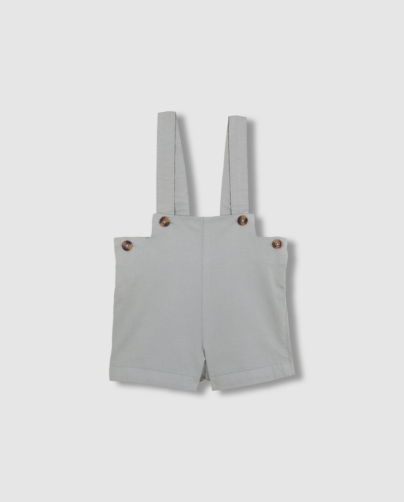 Short con tirantes