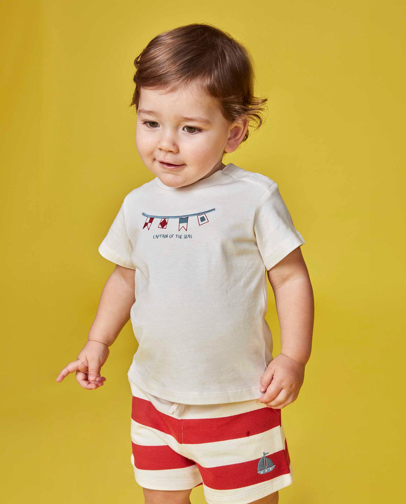 playera con estampado de banderas para bebé