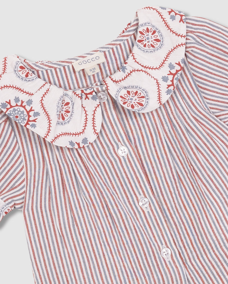 Blusa de manga corta con tejido en contraste