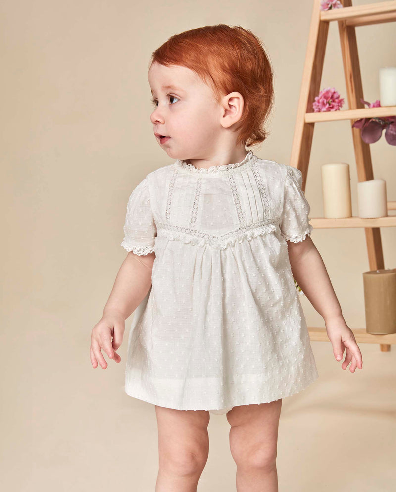 Vestido Con Tiras Bordadas